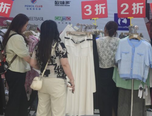 Chinese Consumers Shut Wallets: Income Stalls, Confidence Sinks, Savings Soar.
